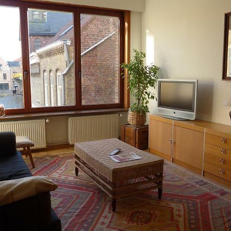 Belarte Framing Shop, Spacious Apartment With Garage In The Heart Of Ieper Bagian luar foto