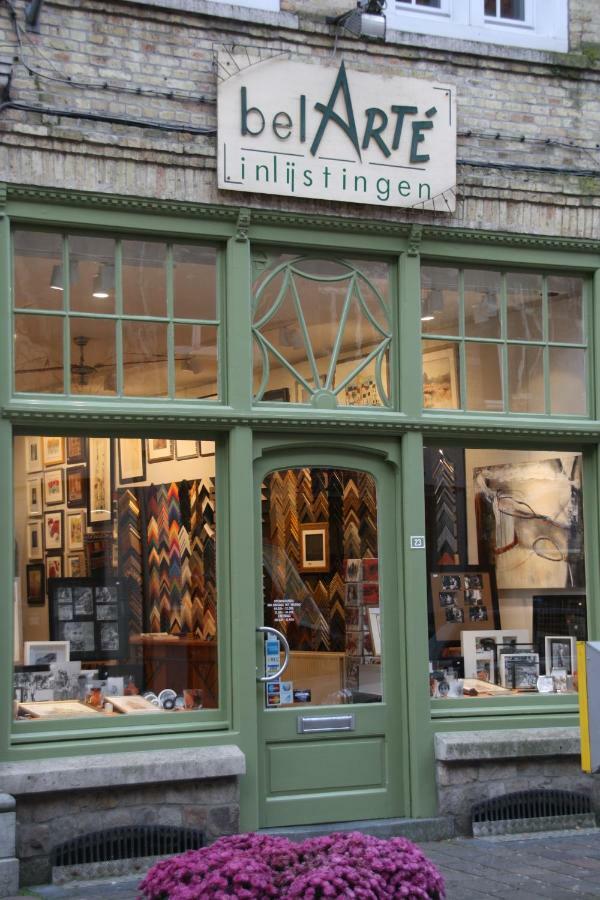 Belarte Framing Shop, Spacious Apartment With Garage In The Heart Of Ieper Bagian luar foto