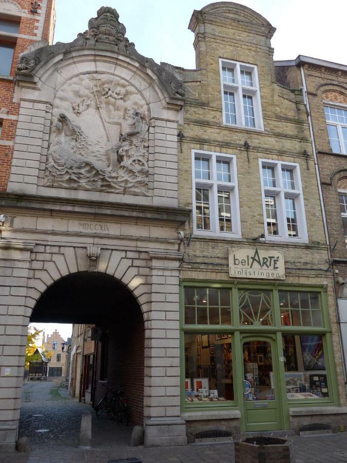 Belarte Framing Shop, Spacious Apartment With Garage In The Heart Of Ieper Bagian luar foto