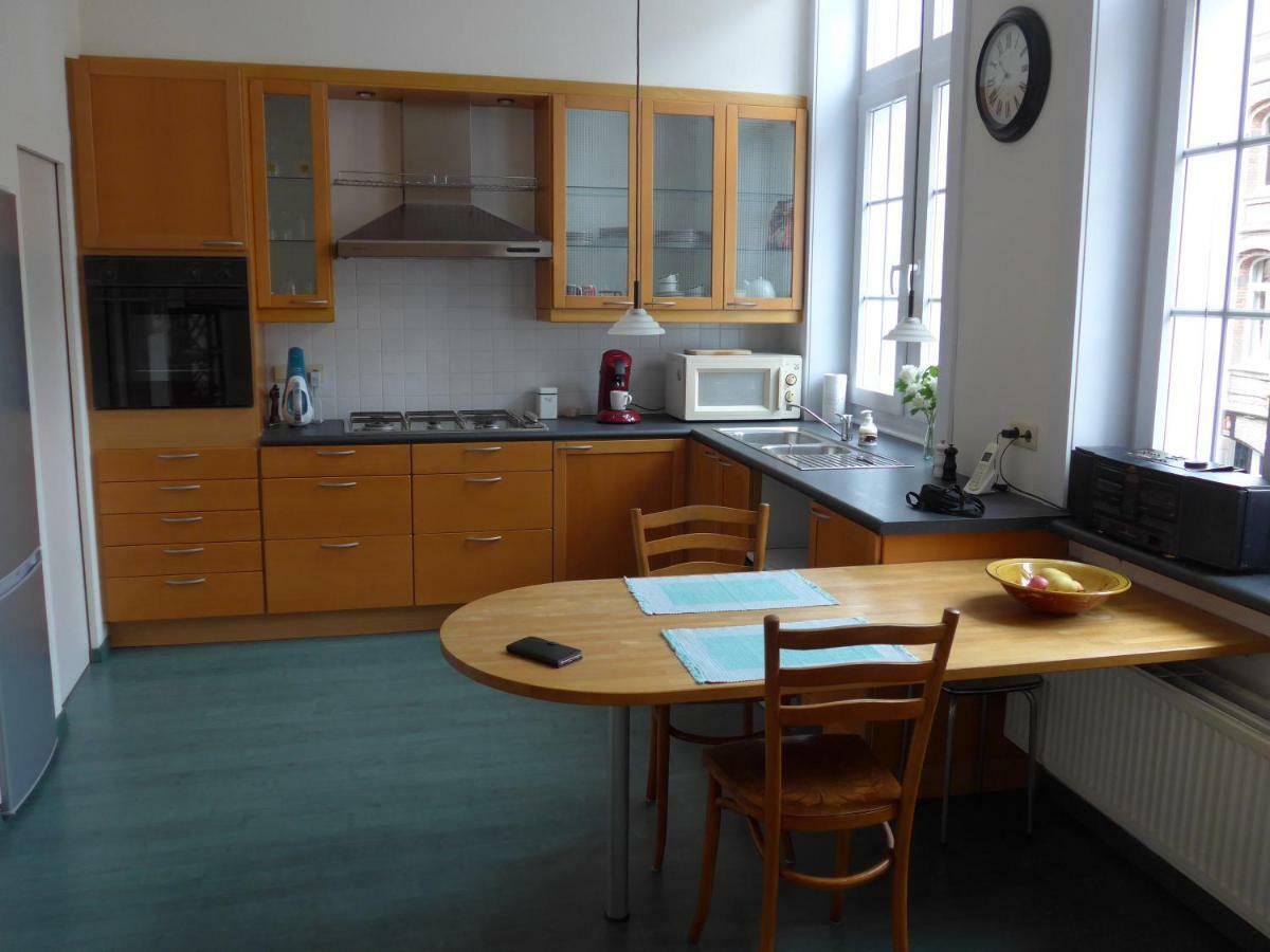 Belarte Framing Shop, Spacious Apartment With Garage In The Heart Of Ieper Bagian luar foto